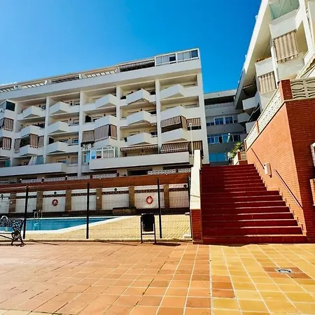 Montemayor 2br Pool And Garage * إِستيبونا